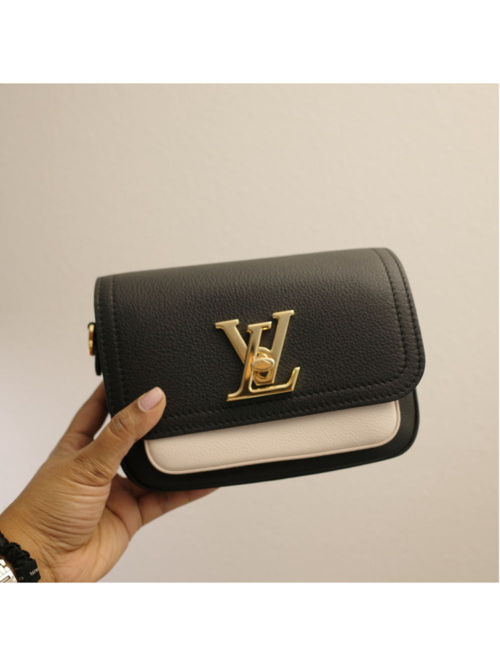 LOUIS VUITTON Lockme Tender Crossbody Black